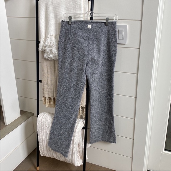 Vuori Womens Gray Pants Mid Rise Elevation Slim Bootcut - Picture 4 of 4